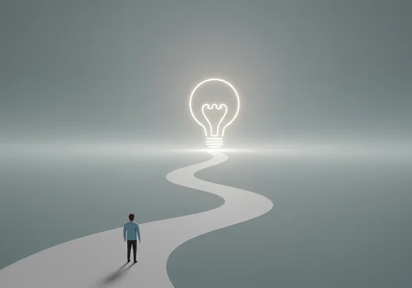Orang berjalan di jalan penemuan diri ke arah pemahaman.